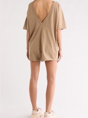 Free People L/XL Beige V‑Back Short Romper